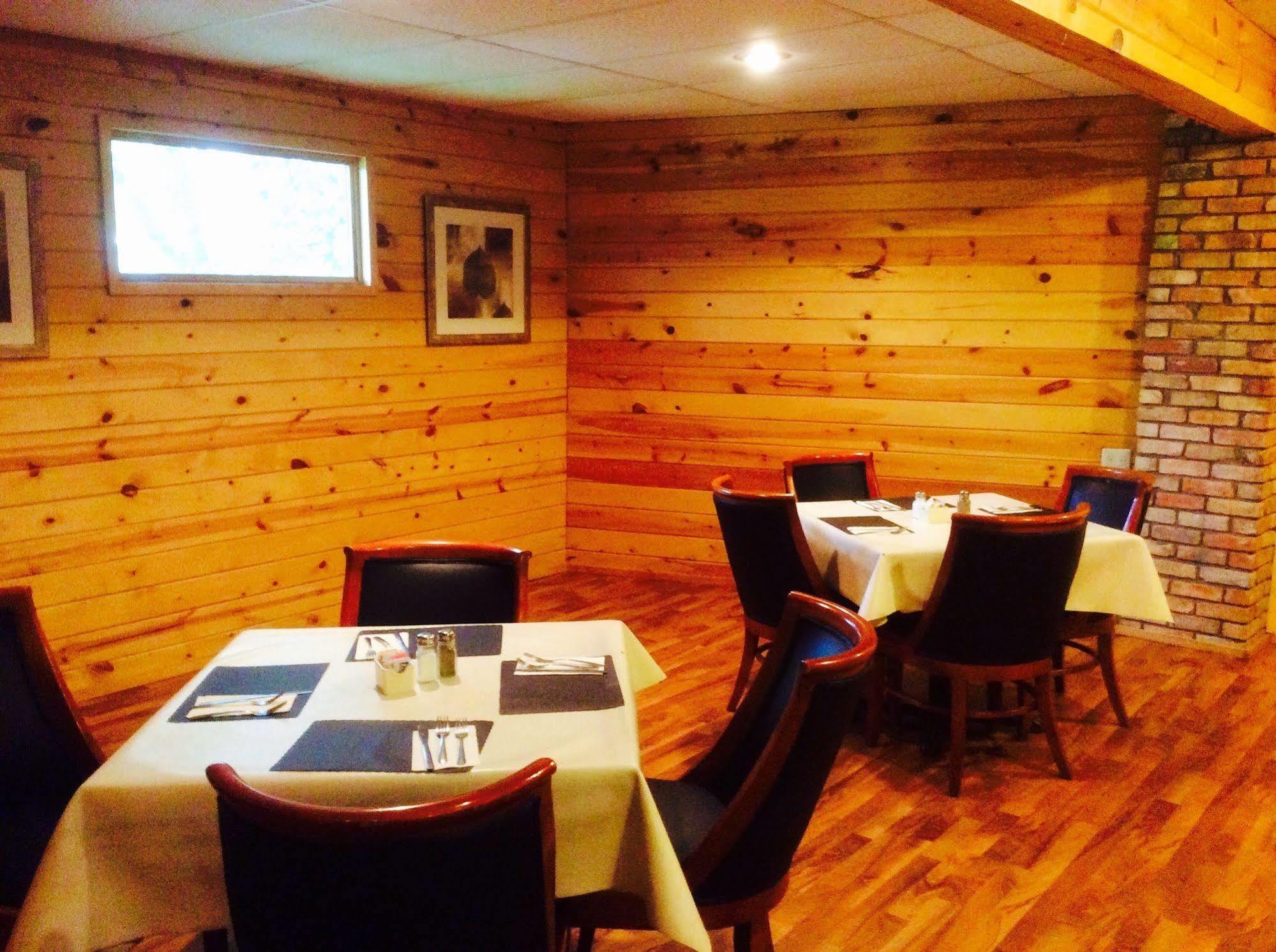 Forty Club Inn Deerwood 外观 照片