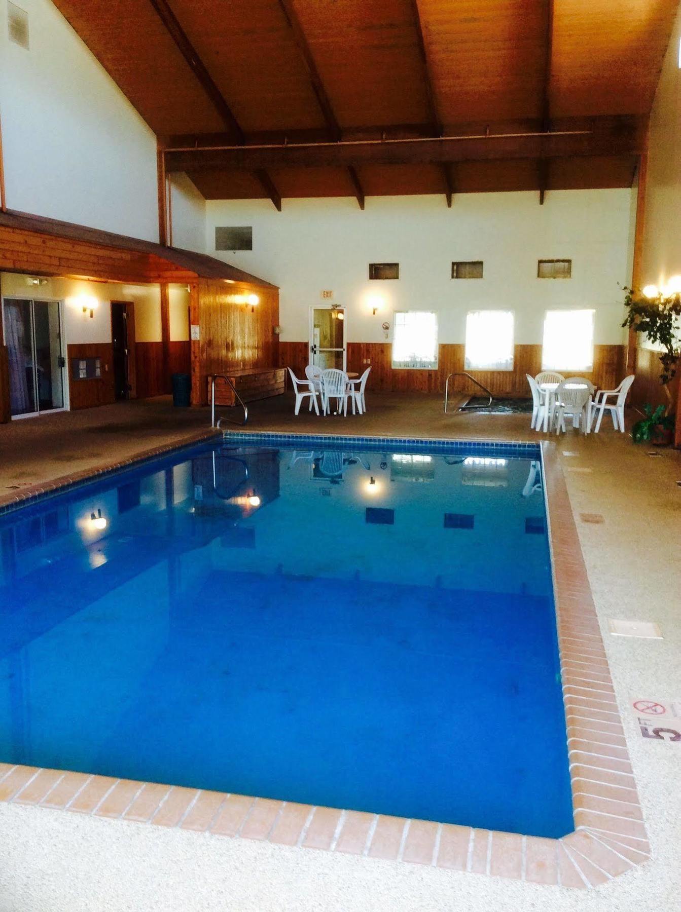 Forty Club Inn Deerwood 外观 照片