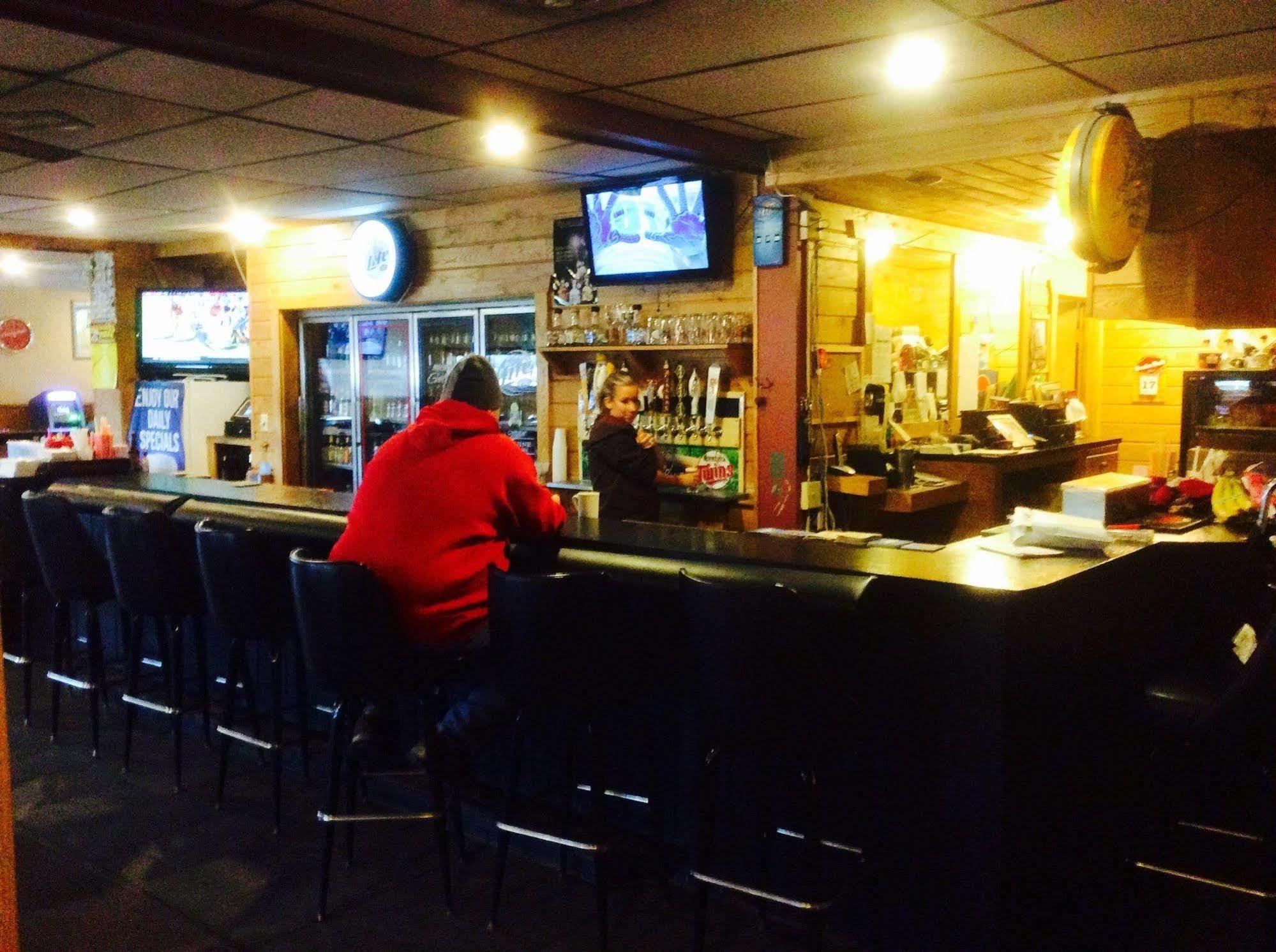 Forty Club Inn Deerwood 外观 照片